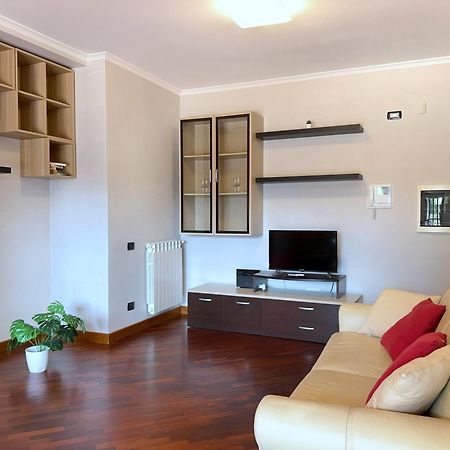 Sun Nest Apartment - Terrace & Garage Fiumicino Luaran gambar
